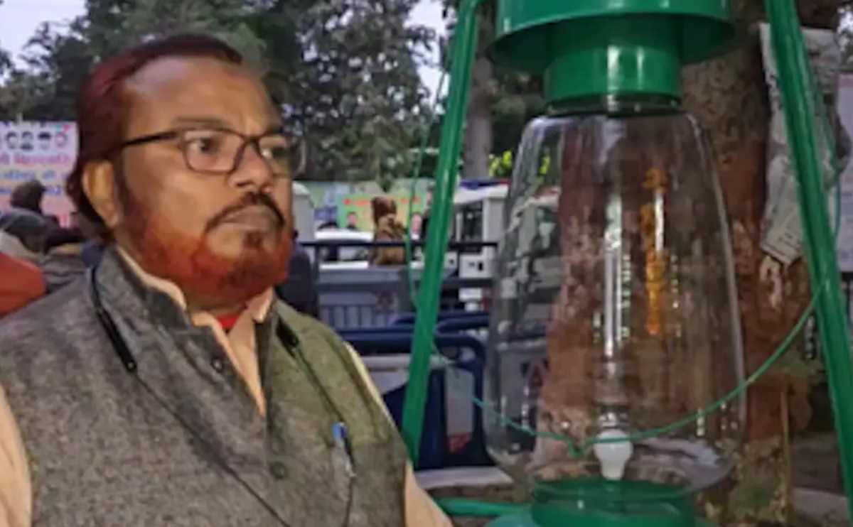 पटना : राबड़ी देवी के जन्मदिन पर बधाई देने वालों का तांता, मछली और लालटेन लेकर भी पहुंचे कार्यकर्ता